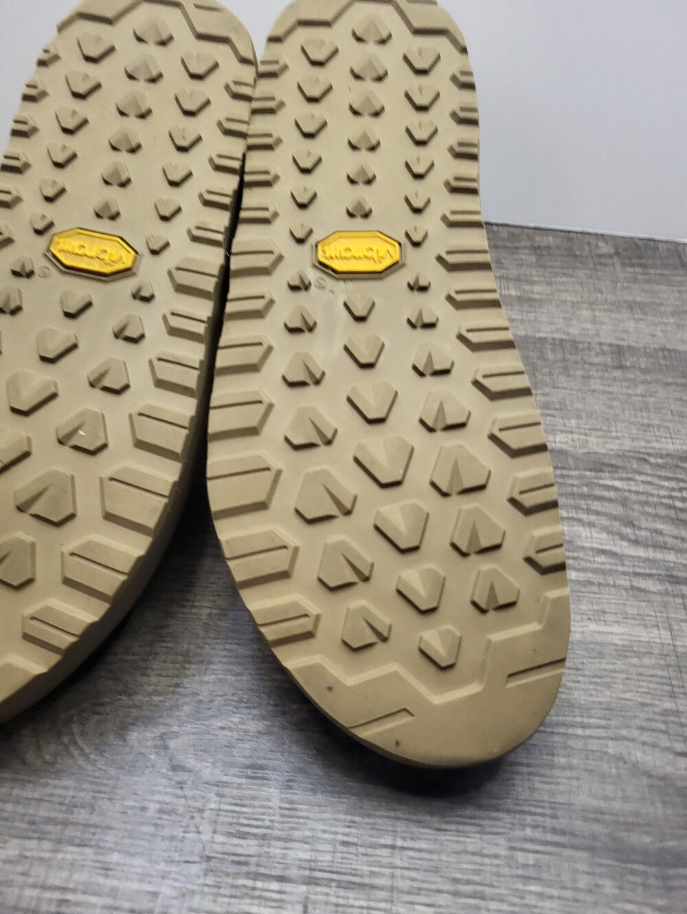 Arc'teryx Kragg Black Women's Size 8 Canvas Tan Vibram Soles Slip On Shoes - Picture 9 of 11